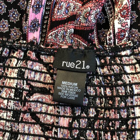 Rue21 Smocked Dress Knee Length Scoop Neck Size Medium Paisley Motif - Picture 4 of 10